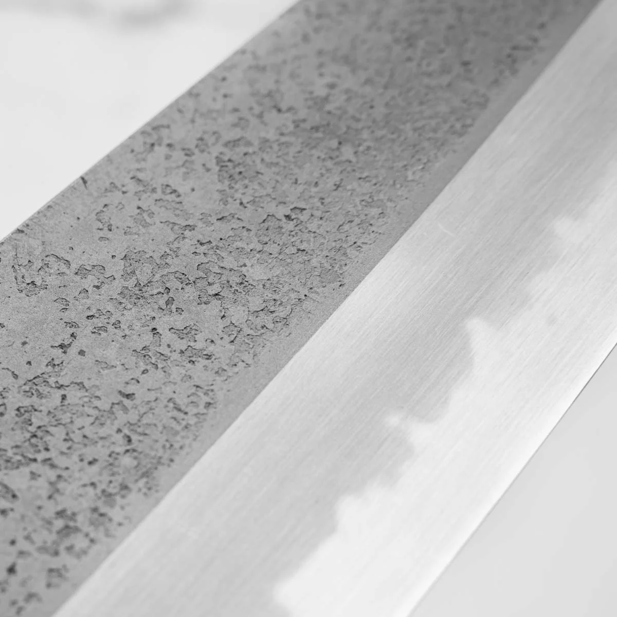 Sakai Kikumori "Kikuzuki Rin" Nakiri 180mm - Persimmon - Image 7
